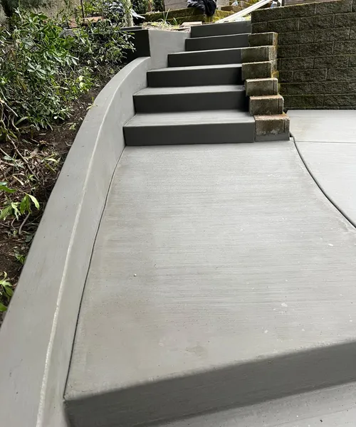 Broom Finish Steps ,retaining Wall And Patio, Integral Concrete Color in Mercer Island 